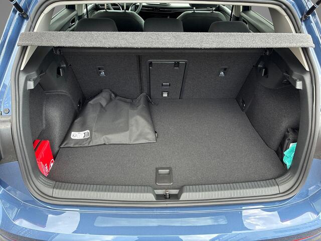 Volkswagen GOLF 1.5 eHybrid Life Edition Panoramadak · Achteruitrijcamera · Draadloze telefoonlader · Stuur- & Stoelverwarming