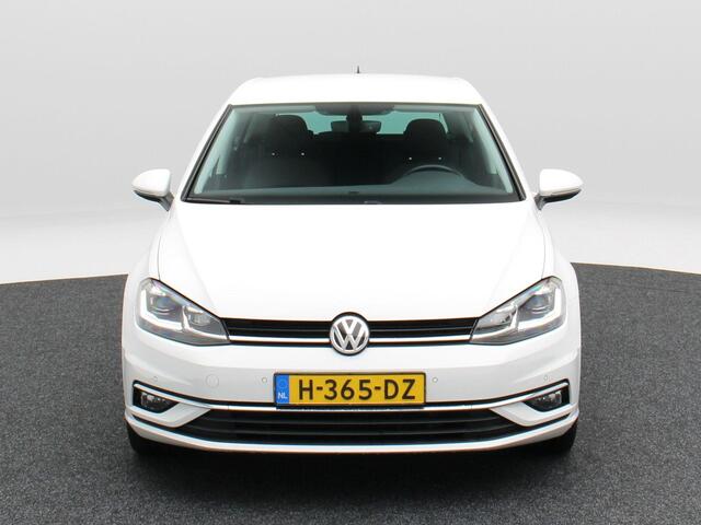 Volkswagen GOLF 1.5 TSi 150 Pk Automaat Highline | Trekhaak | Adaptive Cruise | Camera | CarPlay | Climatronic | 17 Inch | 116.88 Km !!