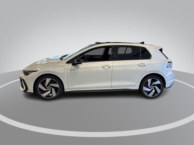 Volkswagen GOLF 1.5 272pk DSG eHybrid GTE · Panoramadak · Wegklapbare Trekhaak · Stoel ventilatie · Leder · Elek. Voorstoel · 18'' Inch · Garantie t/m 22-09-2030 of 100.000km