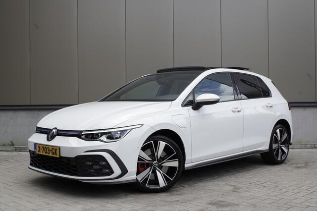 Volkswagen GOLF 1.4 eHybrid GTE | Pano | Lane assist | IQ Lights |