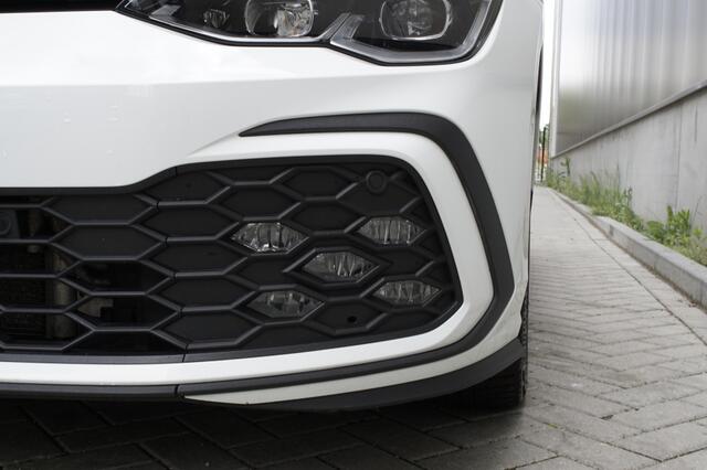 Volkswagen GOLF 1.4 eHybrid GTE | Pano | Lane assist | IQ Lights |