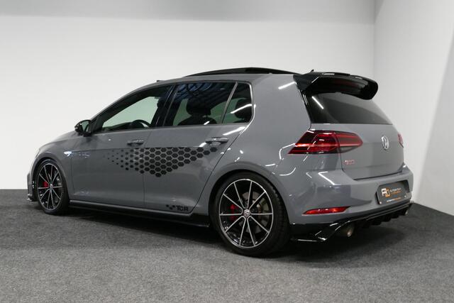 Volkswagen GOLF 2.0 TSI GTI TCR / Akrapovic uitlaat / Panoramadak / Stoelverwarming / Apple Carplay - Android Auto / Ambienteverlichting / DCC / Climatronic / Adaptive Cruise Control / 18'' LMV / Digitaal instrumentenpaneel