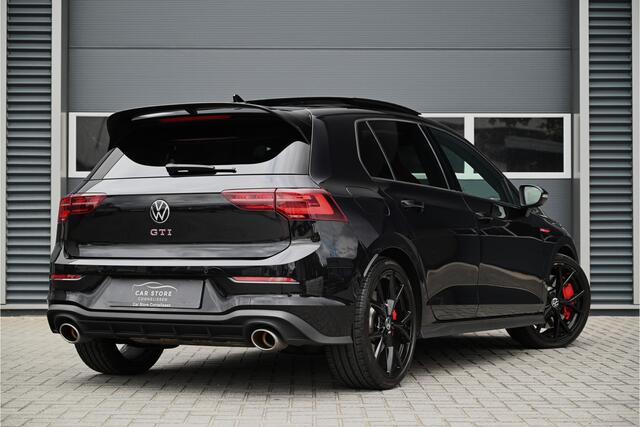 Volkswagen GOLF 2.0 TSI GTI CLUBSPORT 300 PK / PANO / IQ LIGHT / HARMAN KARDON / CAMERA / DEALERONDERHOUDEN / 1E EIGENAAR