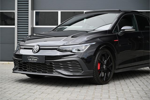 Volkswagen GOLF 2.0 TSI GTI CLUBSPORT 300 PK / PANO / IQ LIGHT / HARMAN KARDON / CAMERA / DEALERONDERHOUDEN / 1E EIGENAAR