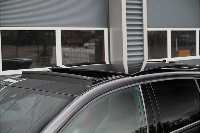 Volkswagen GOLF 2.0 TSI GTI CLUBSPORT 300 PK / PANO / IQ LIGHT / HARMAN KARDON / CAMERA / DEALERONDERHOUDEN / 1E EIGENAAR