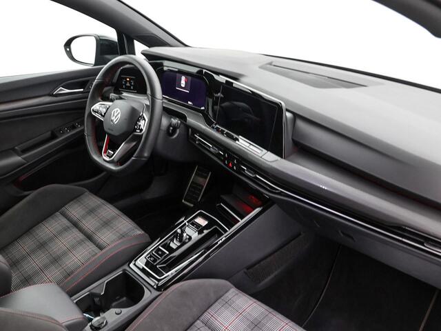 Volkswagen GOLF 2.0 TSI 245pk DSG GTI · Panoramadak · Camera · Sfeerverlichting · Apple/Android Car Play · 18'' Inch ·