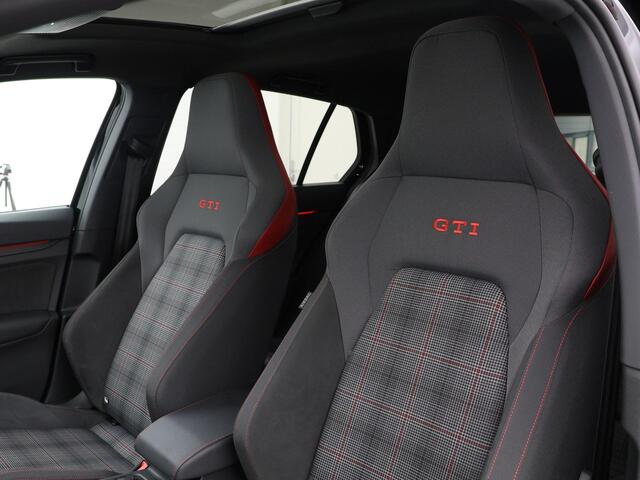 Volkswagen GOLF 2.0 TSI 245pk DSG GTI · Panoramadak · Camera · Sfeerverlichting · Apple/Android Car Play · 18'' Inch ·