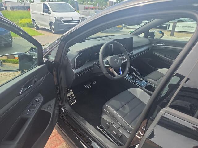Volkswagen GOLF 1.5 eHybrid GTE | Trekhaak | Pano Dak | Leder | HUD | PHEV | 272Pk |