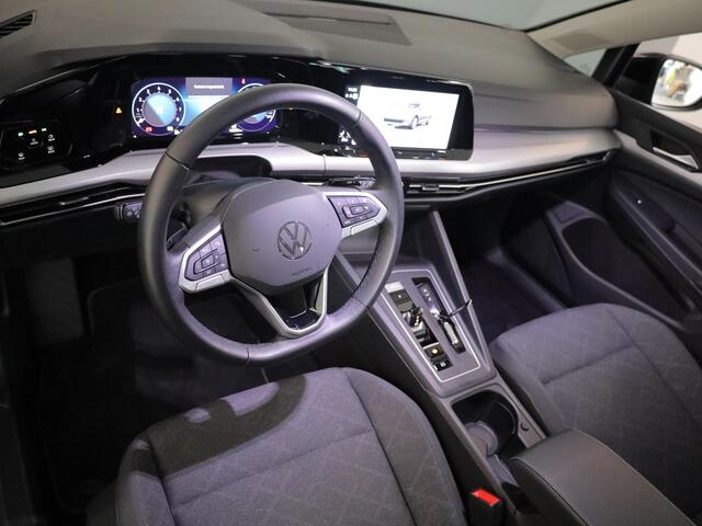 Volkswagen GOLF Variant 1.5 eTSI Life 150 pk Automaat (DSG) | Navigatie | Trekhaak (wegklapbaar) | Parkeersensoren | Adaptieve cruise control | LED koplampen | Stoel/stuur verwarming |