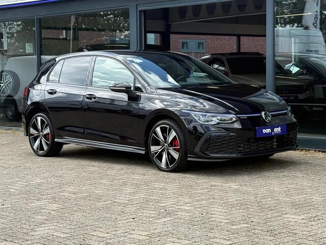 Volkswagen GOLF 1.4 eHybrid GTE Volkswagen Golf 1.4 GTE | goed in opties | IQ verlichting | Adaptive Cruisecontrol |