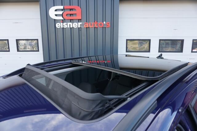 Volkswagen GOLF 1.0 eTSI DSG | PANO DAK | IQ LIGHT LED | TREKHAAK | STOEL/STUURVERWARMING |