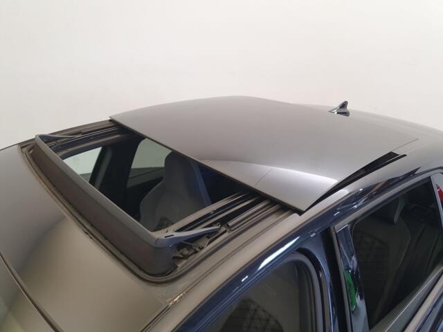 Volkswagen GOLF 1.5 eTSI R-Line Panoramadak, Camera, ACC