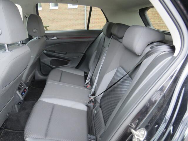 Volkswagen GOLF 1.0 TSI 110Pk Life * Rijklaarprijs incl. garantie * Navi * Carplay Android * Led * ACC * PDC V+A *