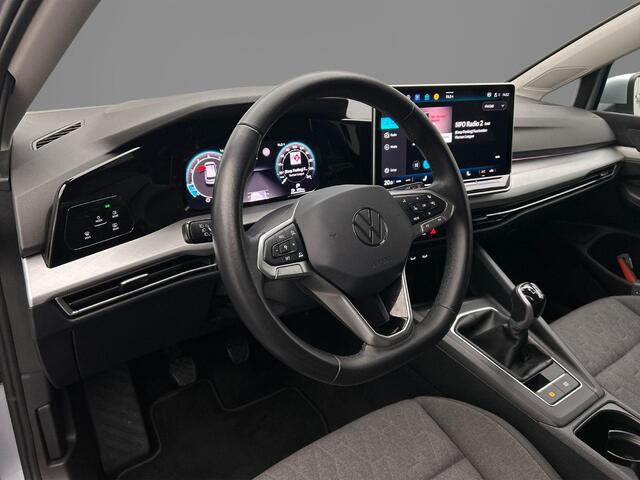 Volkswagen GOLF Life Edition 1.5 TSI 115pk Adaptive cruise control, Achteruitrijcamera, Stoelverwarming, App connect, LED koplampen, Parkeersensoren, Airco, DAB, Radio