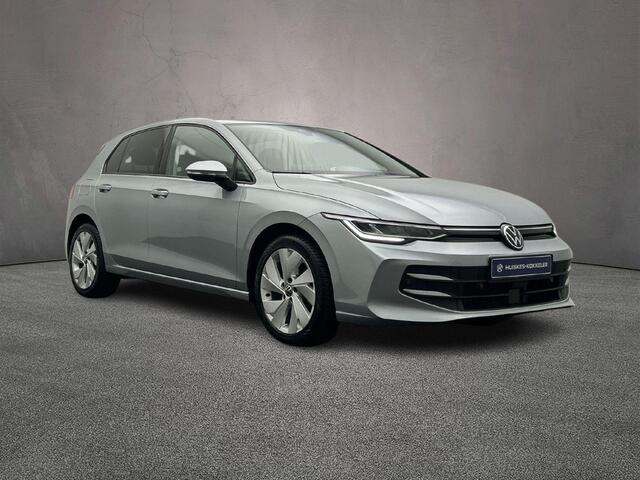 Volkswagen GOLF Life Edition 1.5 TSI 115pk Adaptive cruise control, Achteruitrijcamera, Stoelverwarming, App connect, LED koplampen, Parkeersensoren, Airco, DAB, Radio