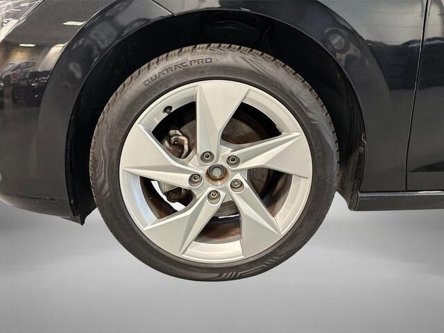 Volkswagen GOLF 1.0 eTSI 110pk DSG Life Business · Camera · Keyless · Dodehoeksensor · Apple/Android Car Play · Clima · Navigatie · Garantie t/m 12-10-2026 of 60.000km