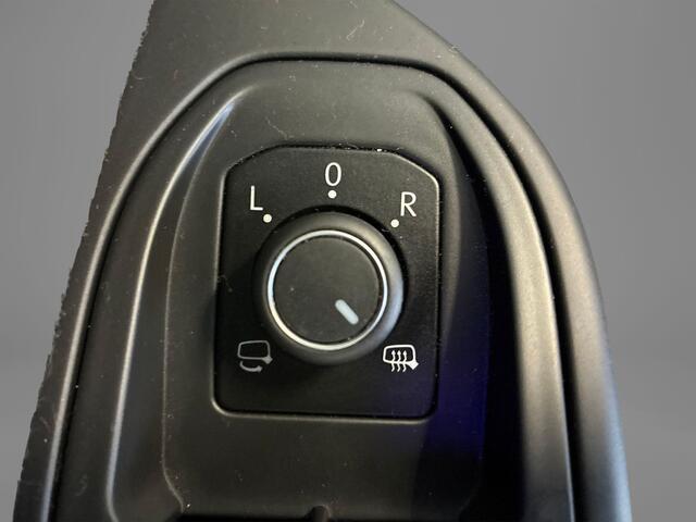 Volkswagen GOLF 1.0 eTSI 110pk DSG Life Business · Camera · Keyless · Dodehoeksensor · Apple/Android Car Play · Clima · Navigatie · Garantie t/m 12-10-2026 of 60.000km
