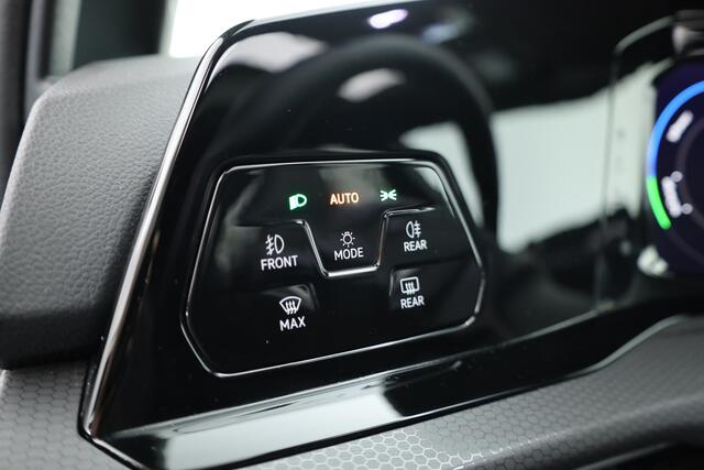 Volkswagen GOLF 1.4 eHybrid GTE | SOH 95,5% | Pano | CarPlay | IQ. Light | Adapt. Cruise | Camera | Navi | 18"