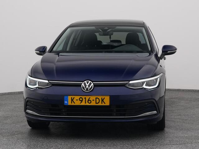 Volkswagen GOLF 1.5 eTSI R-Line | PANO | CAMERA | ADAPTIVE | STOEL- EN STUURVERW.