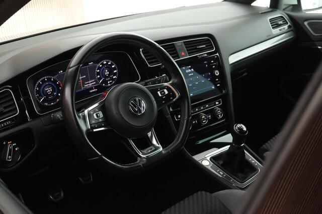 Volkswagen GOLF Variant 1.5 TSI 150pk 2x R-Line Trekhaak Camera LED Keyless Navigatie Virtual Cockpit