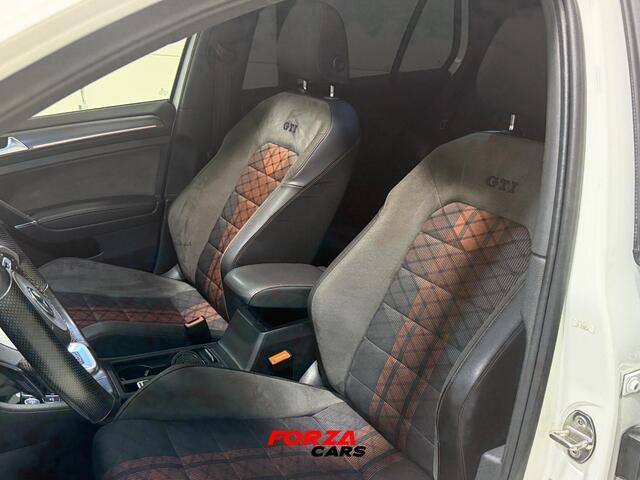 Volkswagen GOLF 2.0 TSI GTI TCR PANO | CAMERA | ACC | KEYLESS