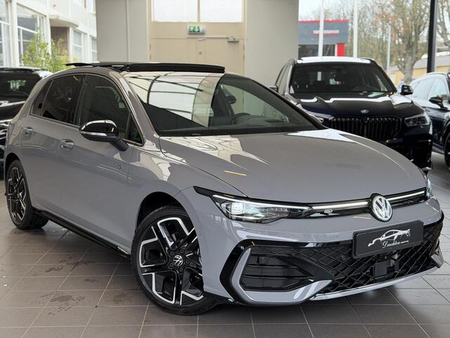 Volkswagen GOLF 1.5 eTSI R-Line / Pano / Head-up / Keyless /