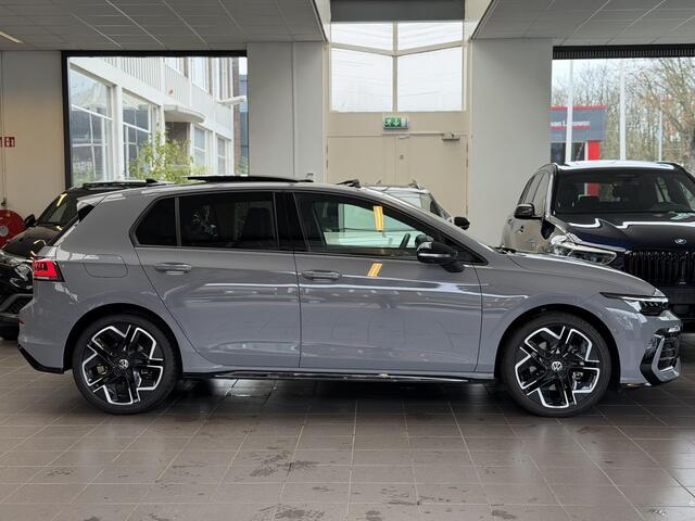 Volkswagen GOLF 1.5 eTSI R-Line / Pano / Head-up / Keyless /