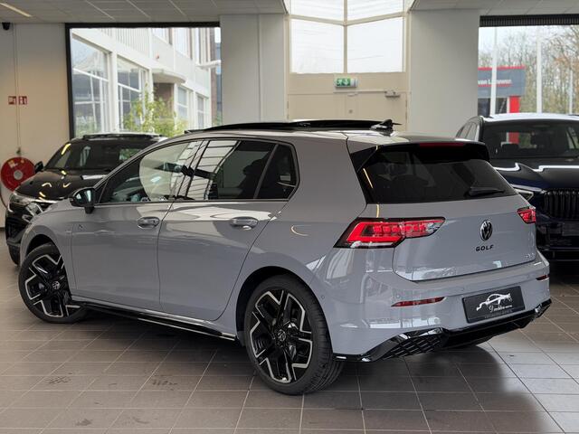 Volkswagen GOLF 1.5 eTSI R-Line / Pano / Head-up / Keyless /
