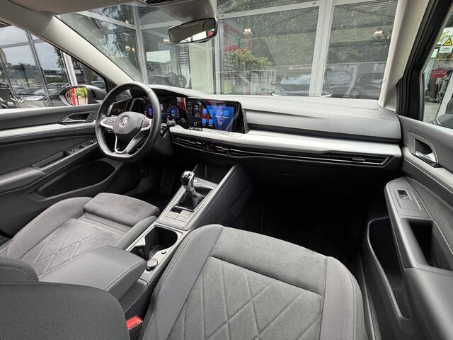 Volkswagen GOLF 1.0 TSI CARPLAY/ RADAR/ LED/ MASSAGE/ PRIVACY GLAS *!*