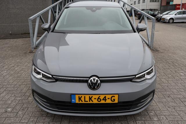 Volkswagen GOLF 1.5 eTSI Active Stoelverwarming/Apple carplay/Achteruitrijcamera/Adaptieve cruise control/Lane assist/Parkeersensoren rondom/Sfeerverlichting/Climate control/DAB/Navigatie