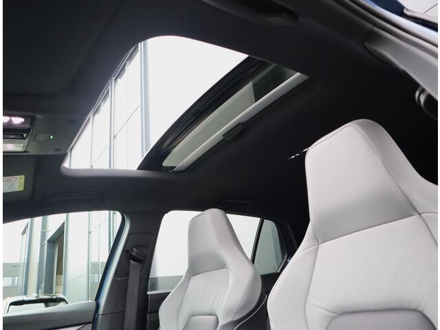 Volkswagen GOLF 1.5 eHybrid GTE | Pano | Black Pack | leer | Trekhaak | Stoel en stuurverwarming | Stoel ventilatie