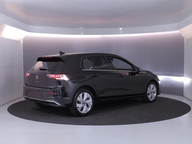 Volkswagen GOLF 1.5 eHybrid Style Edition 204 pk Automaat (DSG) | Verlengde garantie | Navigatie | Panoramadak | Trekhaak (wegklapbaar) | Parkeersensoren (Park assist) | Achteruitrijcamera | Head-up display |