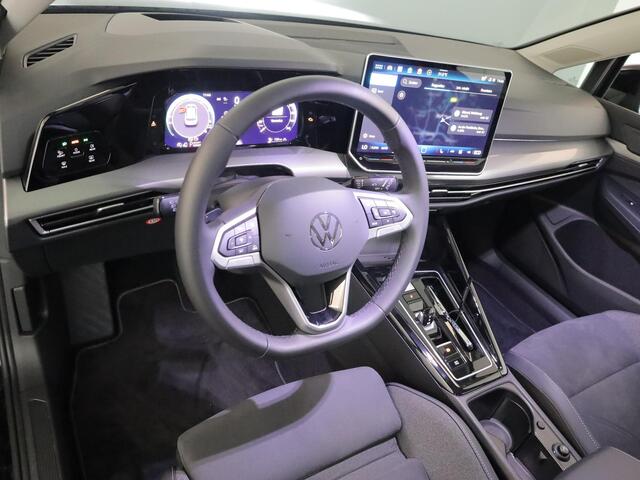 Volkswagen GOLF 1.5 eHybrid Style Edition 204 pk Automaat (DSG) | Verlengde garantie | Navigatie | Panoramadak | Trekhaak (wegklapbaar) | Parkeersensoren (Park assist) | Achteruitrijcamera | Head-up display |