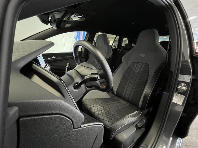 Volkswagen GOLF Variant 1.5 eTSI R-Line | Trekhaak | Adaptive cruise | parkeersensoren V+A |
