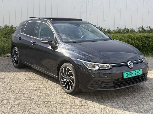Volkswagen GOLF VIII Lim. Life eTSI | Pano | Keyles | Sfeerverlichting | Stuurverwarming