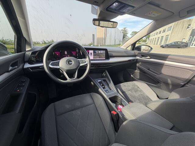 Volkswagen GOLF VIII Lim. Life eTSI | Pano | Keyles | Sfeerverlichting | Stuurverwarming