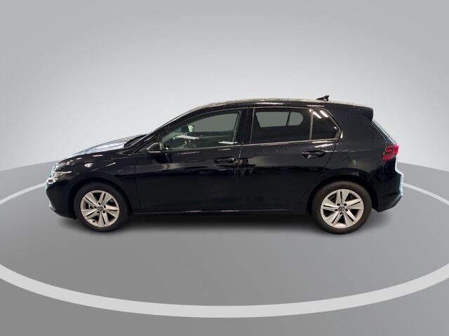 Volkswagen GOLF 1.0 eTSI 110pk DSG Life Business · Apple/Android Car Play · ACC · Sfeerverlichting · Parkeersensoren · Navigatie · Verkeersbord Detectie · Garantie t/m 12-01-2028 of 100.000km