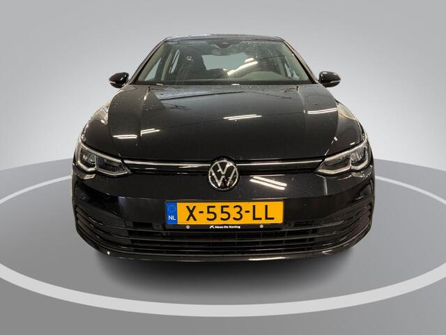 Volkswagen GOLF 1.0 eTSI 110pk DSG Life Business · Apple/Android Car Play · ACC · Sfeerverlichting · Parkeersensoren · Navigatie · Verkeersbord Detectie · Garantie t/m 12-01-2028 of 100.000km