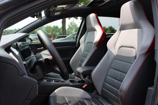 Volkswagen GOLF 2.0 TSI GTI Clubsport / Full option! / Panoramadak / Camera / Head-up / Leder / Nurburgring / 19'' / Harman Kardon / Matrix LED / Stoelventilatie+Verwarming+Massage / Stuurverwarming / Dodehoek / DAB / ACC