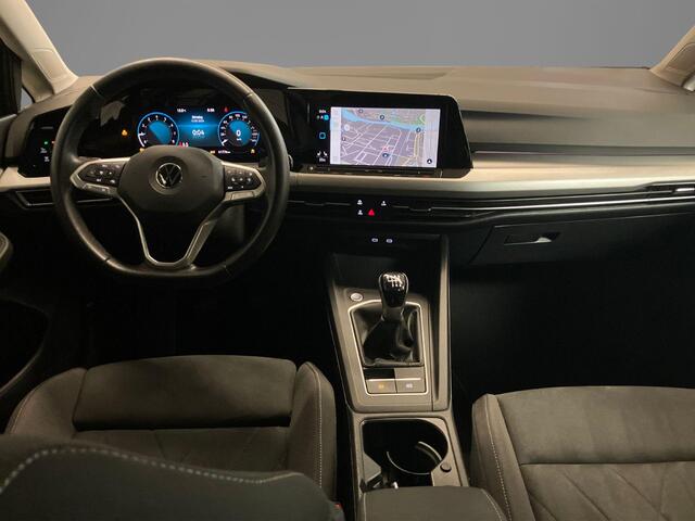 Volkswagen GOLF Variant 1.0TSI/110PK Life Business · Apple/Android Car Play · Navigatie · Camera + Parkeersensoren · Massage functie · Stoelverwarming ·