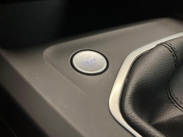 Volkswagen GOLF Variant 1.0TSI/110PK Life Business · Apple/Android Car Play · Navigatie · Camera + Parkeersensoren · Massage functie · Stoelverwarming ·