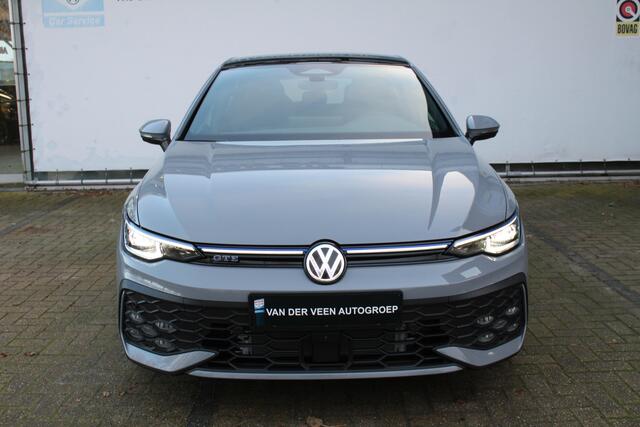Volkswagen GOLF 8.5 1.5 eHybrid GTE 272 Pk | Panorama dak | Stoel/Stuur verwarming | 360* Camera | Schuif/Kantel dak | Adaptive cruise controler | Keyless start | Apple CarPlay/Android Auto | Draadloze telefoonlader | IQ.Lights | Climate controle | Parkeersensoren V+A | 