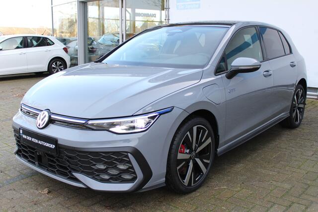 Volkswagen GOLF 8.5 1.5 eHybrid GTE 272 Pk | Panorama dak | Stoel/Stuur verwarming | 360* Camera | Schuif/Kantel dak | Adaptive cruise controler | Keyless start | Apple CarPlay/Android Auto | Draadloze telefoonlader | IQ.Lights | Climate controle | Parkeersensoren V+A | 