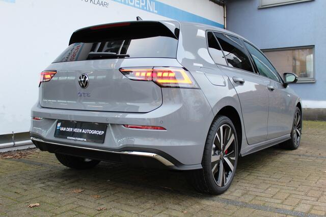 Volkswagen GOLF 8.5 1.5 eHybrid GTE 272 Pk | Panorama dak | Stoel/Stuur verwarming | 360* Camera | Schuif/Kantel dak | Adaptive cruise controler | Keyless start | Apple CarPlay/Android Auto | Draadloze telefoonlader | IQ.Lights | Climate controle | Parkeersensoren V+A | 