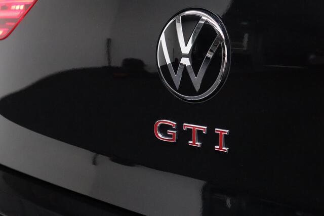 Volkswagen GOLF 2.0 TSI GTI | Panoramadak | Adaptive-cruise | Stoel & Stuurverwarming | Apple Carplay & Android Auto | Camera | Clima | Parkeer-assistent | Navigatie | Keyless | Dodehoekdetectie