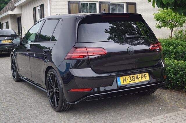 Volkswagen GOLF 1.5 TSI (150pk) DSG R-line LED/Keyless/Camera/Massage/19 inch