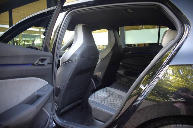 Volkswagen GOLF 1.5 eTSI R-Line Business |SFEERVERLICHTING|CRUISE|