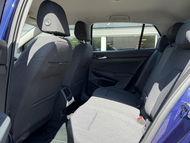 Volkswagen GOLF 1.0 eTSI Life | Stuurverwarming | ACC | CarPlay | Stoelverwarming