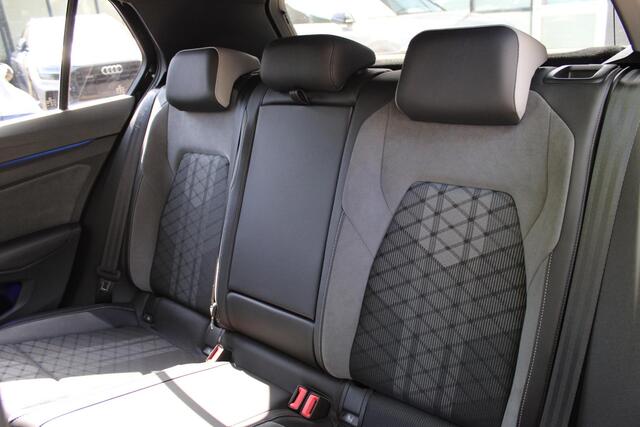 Volkswagen GOLF 1.5 eTSI R-Line | Trekhaak | LED| Virtual | Winter pakket