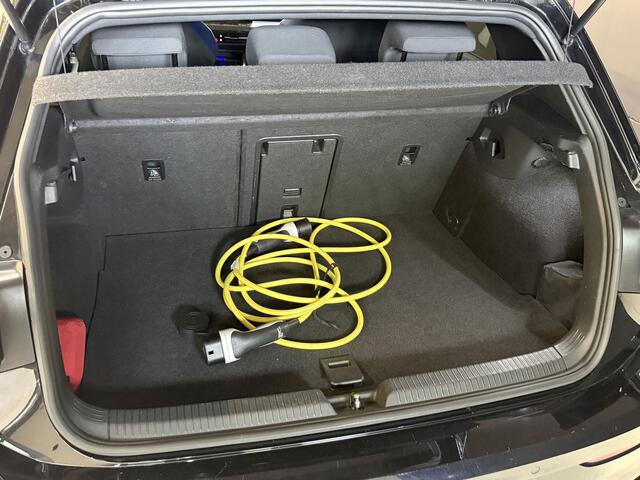 Volkswagen GOLF 1.4 eHybrid GTE | SOH 97% | Panoramadak | IQ Light | Stoel/Stuurverwarming